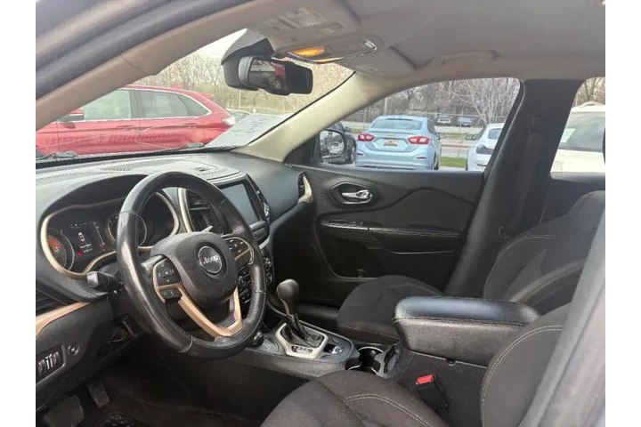 $8950 : 2016 Cherokee Latitude image 9