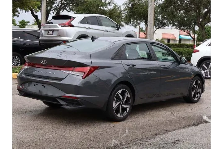 $16690 : Hyundai ELANTRA 2023 SEL 4dr image 9
