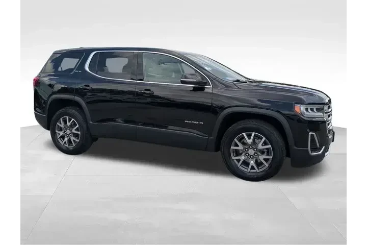 $23402 : GMC Acadia 2023 4x4 SLE 4dr image 1