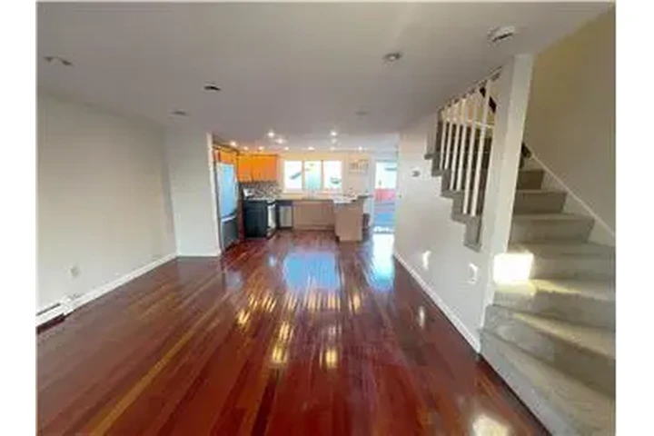 $3700 : Rental property with 3 bedro image 3