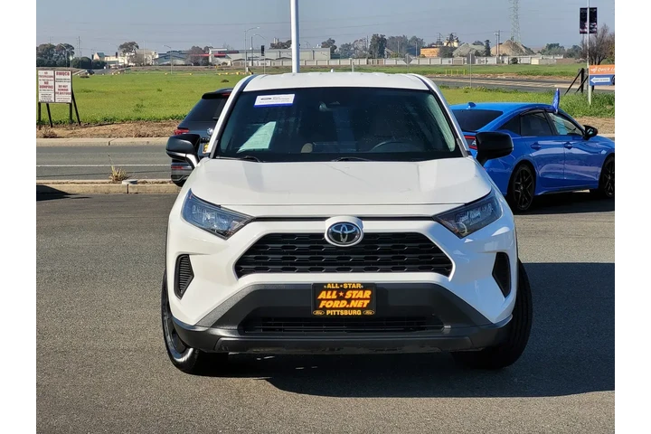 $26984 : Toyota RAV4 2022 AWD LE 4dr image 2