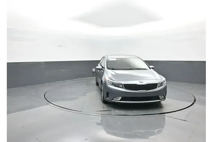 $12952 : Kia Forte 2018 S 4dr Sedan image 2