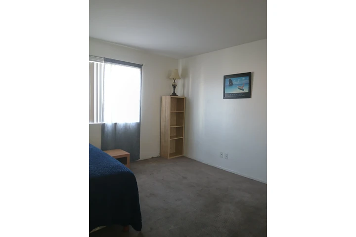 $950 : RENTO CUARTO EN KOREATOWN image 1