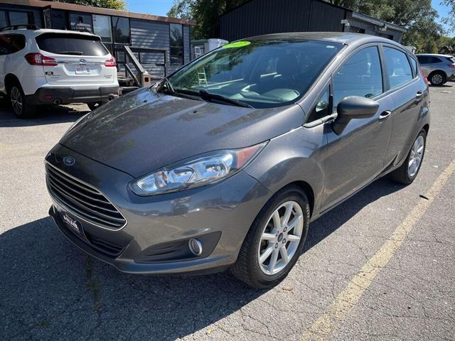 $6300 : 2017 Fiesta SE image 3