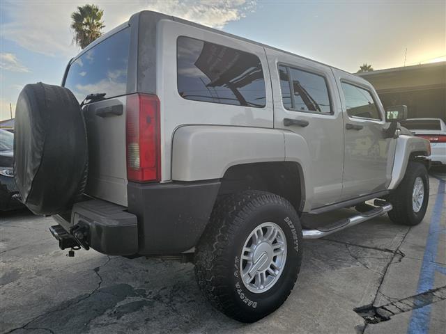 $11995 : 2008 HUMMER H3 Luxury image 4