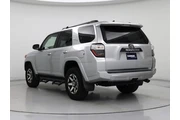 $32998 : Toyota 4Runner 2019 4x4 SR5 thumbnail