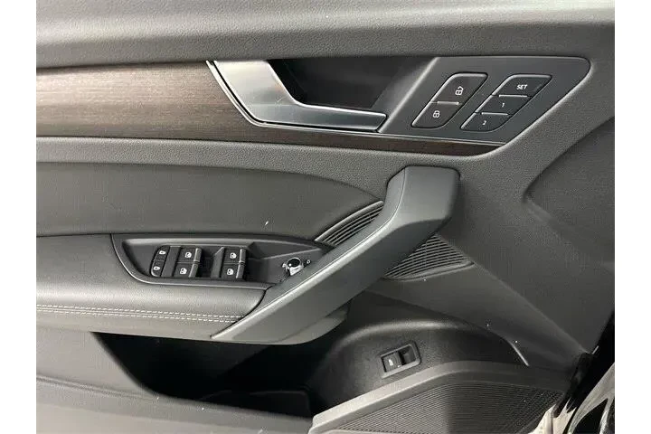 $27999 : Audi Q5 2024 AWD quattro S l image 5