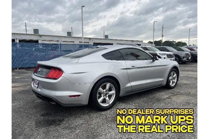 $17982 : Ford Mustang 2019 EcoBoost 2 image 2