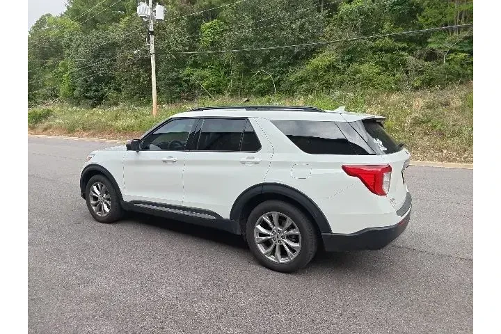 $29990 : Ford Explorer 2023 XLT 4dr S image 4