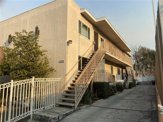 $2250 : Big Apt. 2 bed-1Bath beautiful image 8