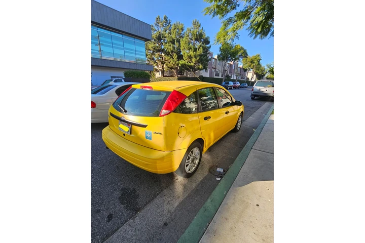 $2000 : Ford Focus 2004 image 4