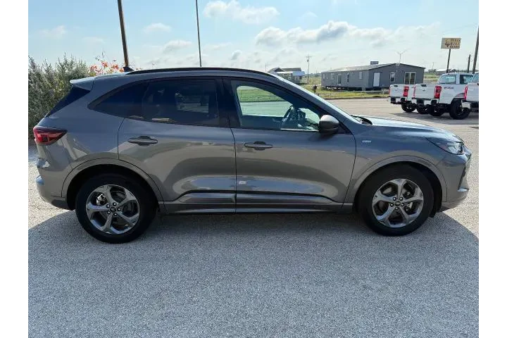 $22981 : Ford Escape 2024 ST-Line 4dr image 6