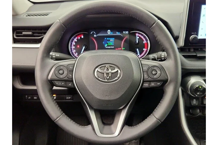 $32998 : Toyota RAV4 2024 AWD XLE 4dr image 10