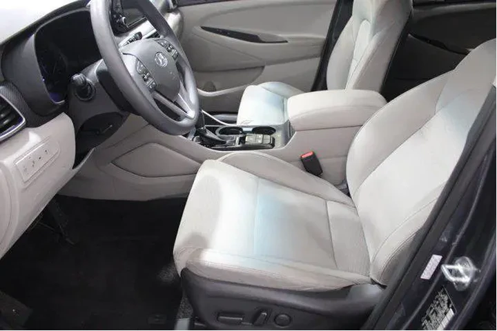 $17526 : Hyundai TUCSON 2021 Value 4d image 5