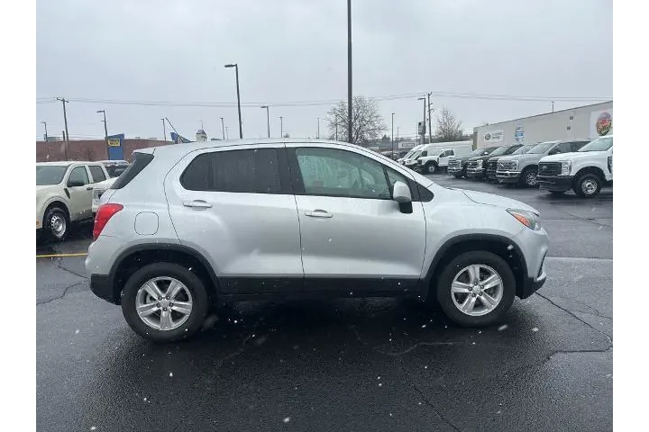 $11143 : Chevrolet Trax 2020 AWD LS 4 image 4