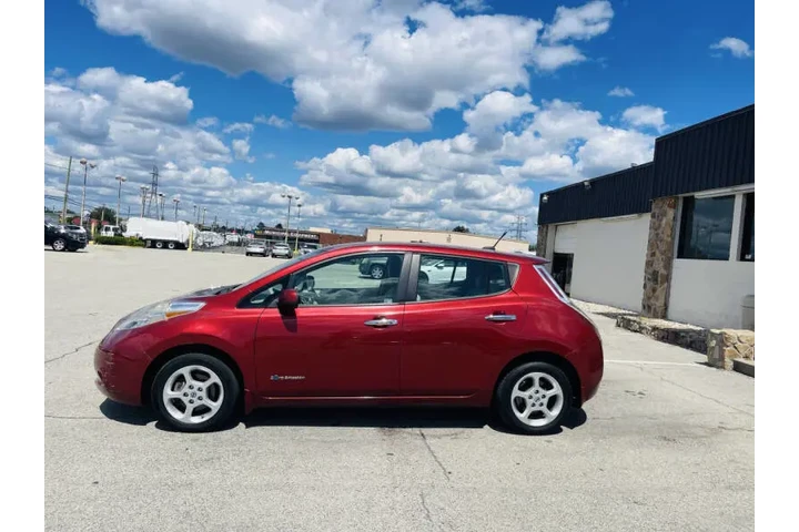 $3999 : 2013 LEAF SV image 5