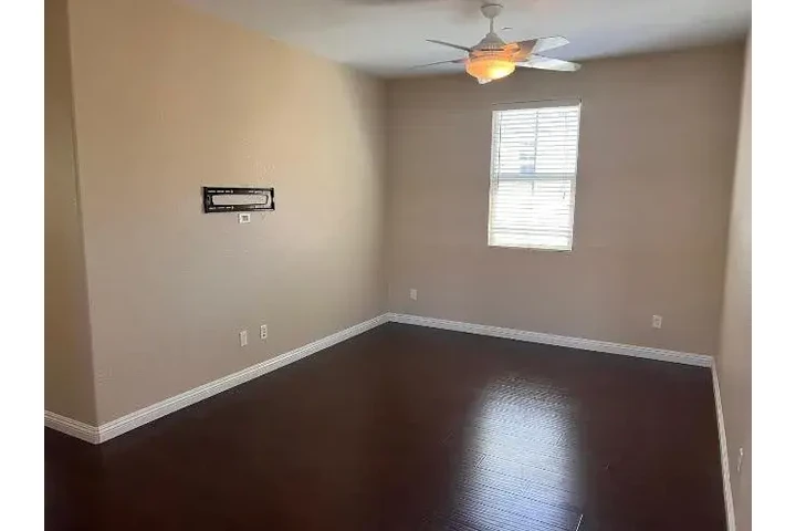 $2500 : 4BD Ready For Move In Asap!!! image 6