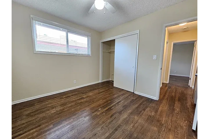 $1450 : Sherman Oaks 2H 1B Apto image 5