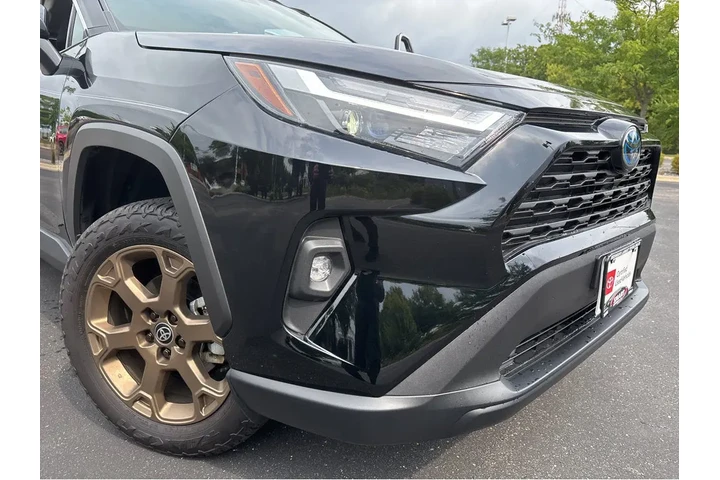 $38898 : Gold Certified2024 RAV4 Hybri image 7