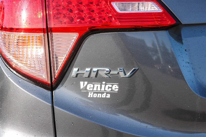 $9950 : Pre-Owned 2016 Honda HR-V EX image 10
