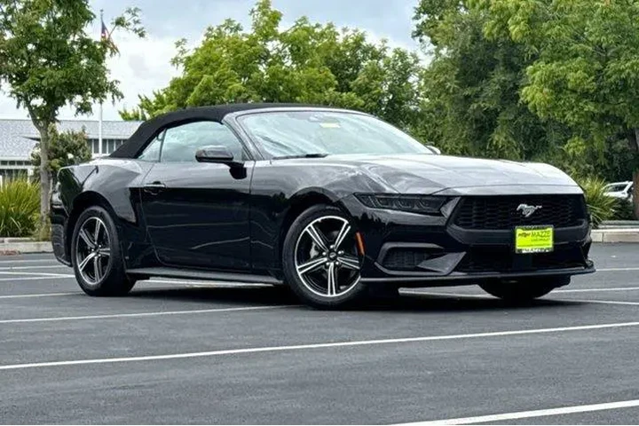 $32403 : Ford Mustang 2025 EcoBoost 2 image 8