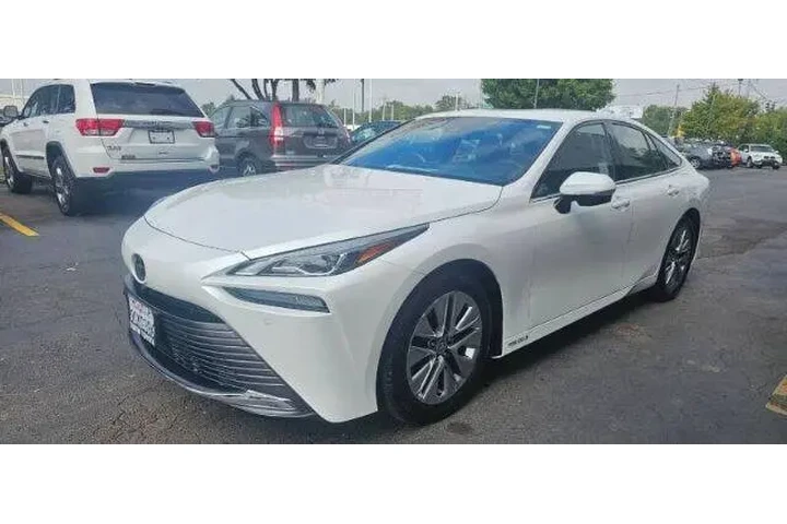 $52500 : 2023 Mirai XLE image 5