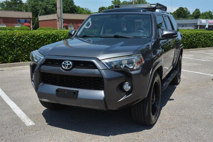 2016 4Runner SR5 Premium image 2