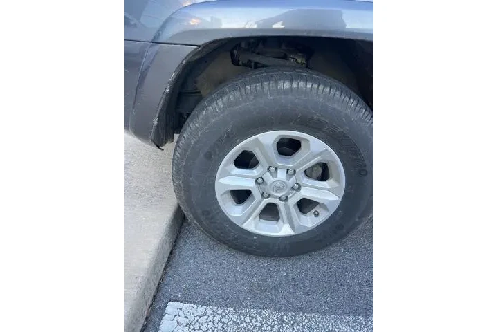 $31904 : Toyota 4Runner 2021 4x4 SR5 image 8