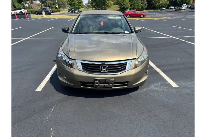 $11000 : 2010 Accord LX image 3