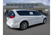 $13900 : Chrysler Pacifica 2018 Limit thumbnail