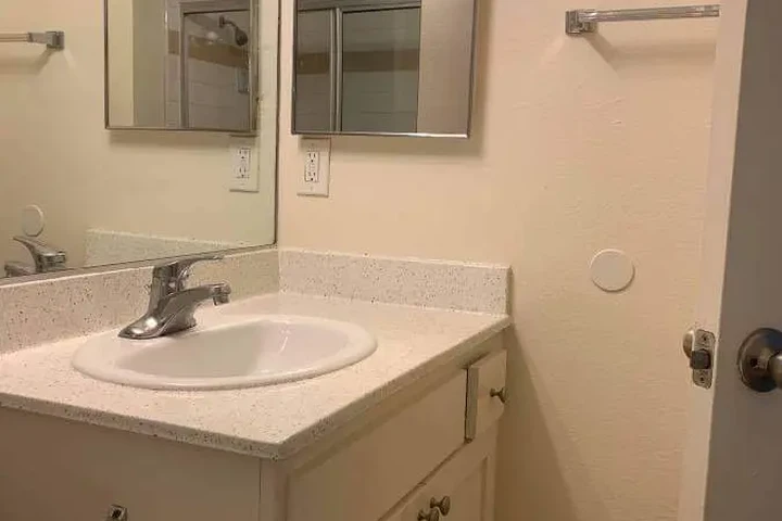 $850 : RENTO CUARTO EN CANOGA PARK image 1