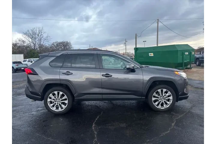 $33500 : Toyota RAV4 2024 AWD XLE Pre image 3