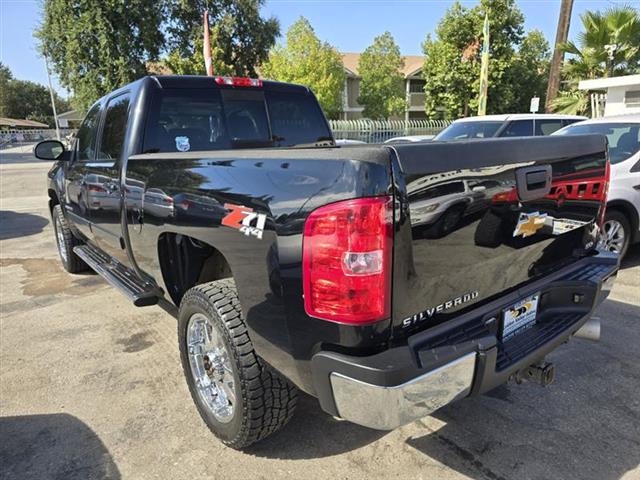 $22999 : 2007 Silverado 2500HD image 3