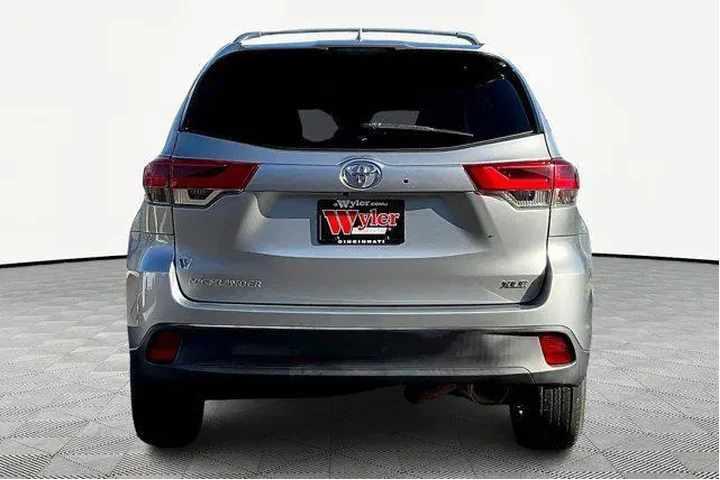 $24328 : Toyota Highlander 2019 XLE 4 image 5