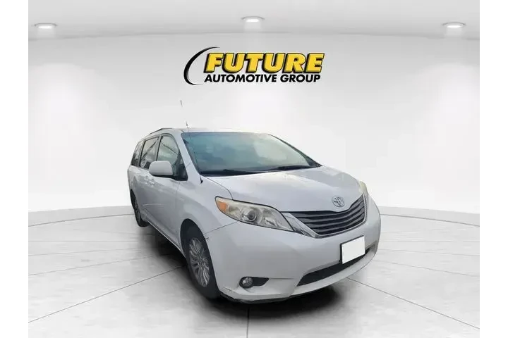 $13500 : Toyota Sienna 2013 XLE 7-Pas image 1