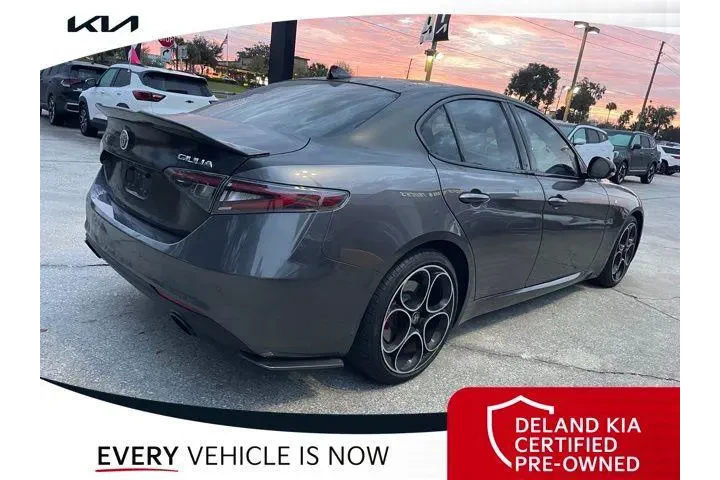 $33800 : Alfa Romeo Giulia 2024 Ti 4d image 5