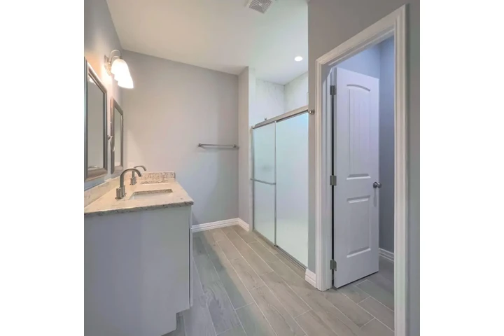 Baselisa Fontes–Rendon Realty image 5