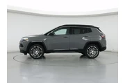 $23998 : Jeep Compass 2022 4x4 Limite thumbnail