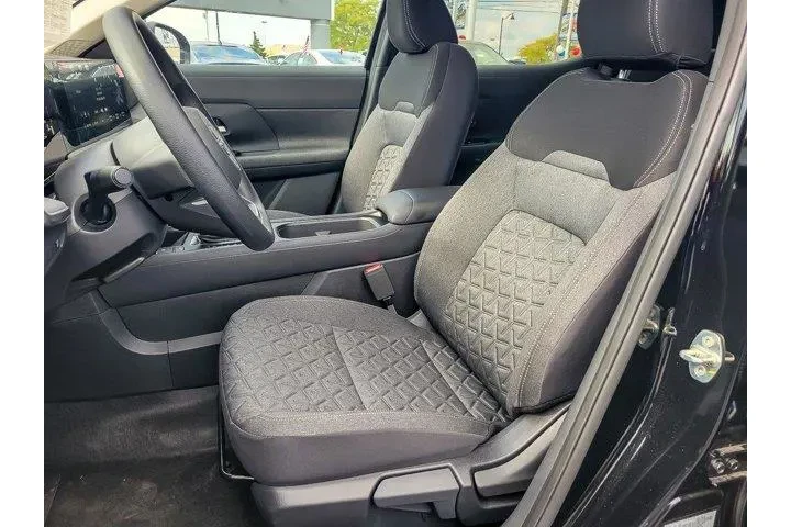 $26895 : Nissan Kicks 2025 SV 4dr Cro image 10