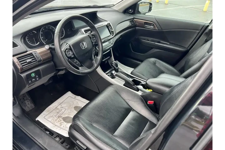 $12900 : 2016 Accord Touring image 9