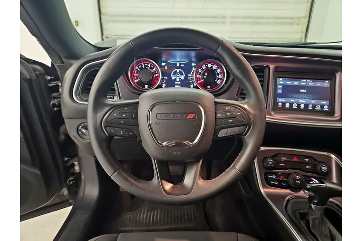$18998 : Dodge Challenger 2018 SXT 2d image 10