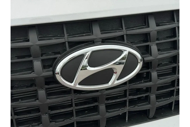 $22128 : Hyundai VENUE 2026 SE 4dr Cr image 5