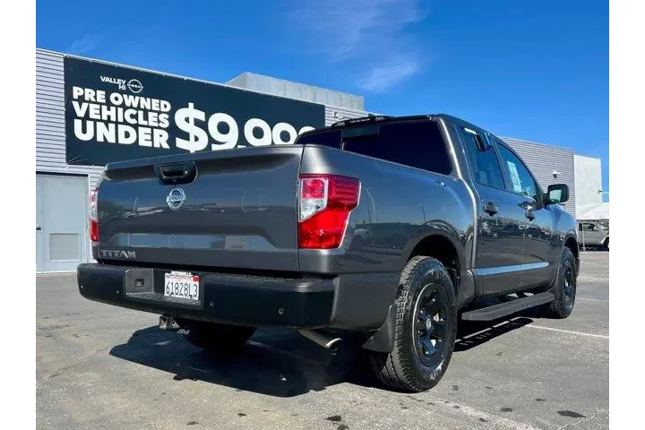 $17997 : Nissan Titan 2022 4x2 S 4dr image 7