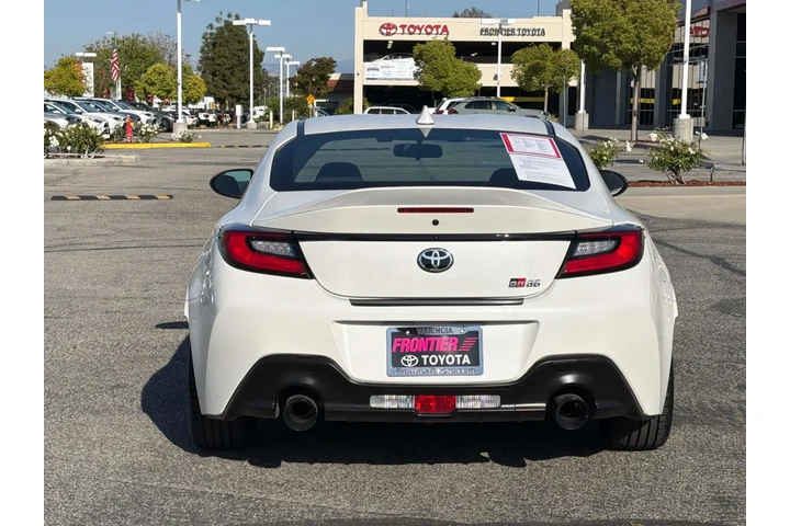 $34944 : Toyota GR86 2024 Premium 2dr image 4
