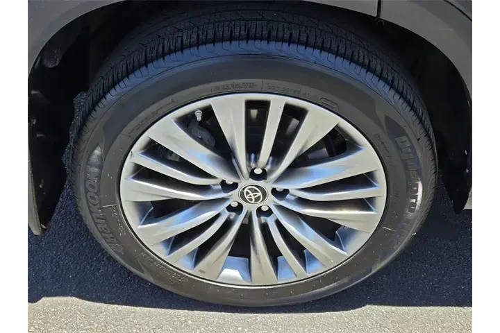 $31885 : Toyota Highlander 2021 AWD P image 10