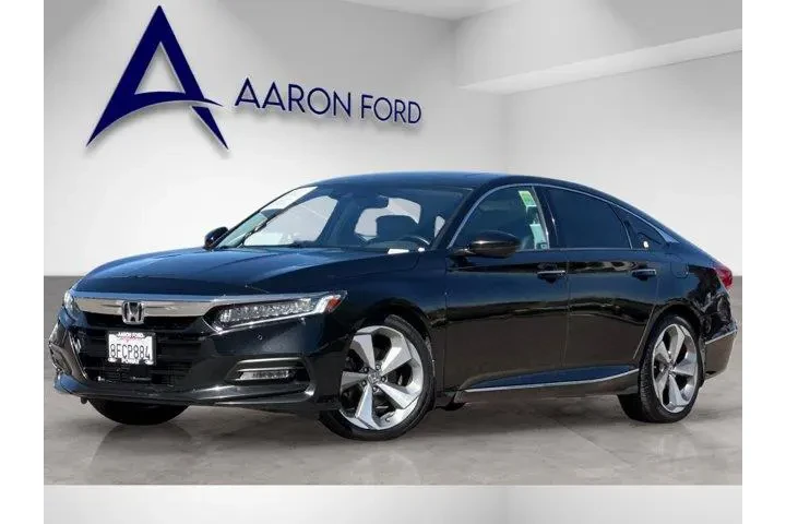 $19292 : Honda Accord 2018 Touring 4d image 2