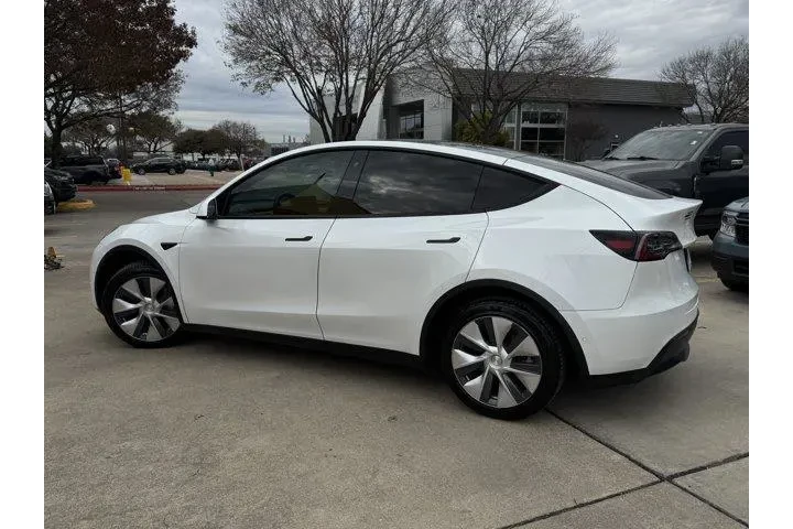 $27444 : Tesla Model Y 2020 AWD Long image 9