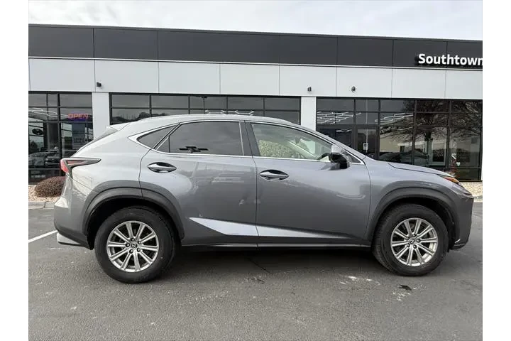 $20950 : Lexus NX 300 2018 AWD 4dr Cr image 8