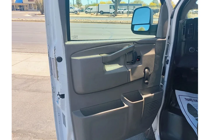 $17995 : 2016 CHEVROLET EXPRESS COMMER image 3