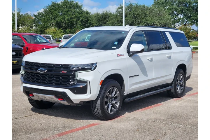 Chevrolet Suburban 2023 4x4 image 2